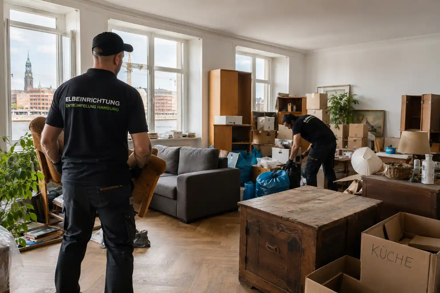 Professionelle Entrümpelung in Hamburg mit Möbeln und Hausrat